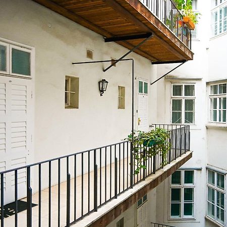 Backpacker Apartment Hofburg Wenen Buitenkant foto