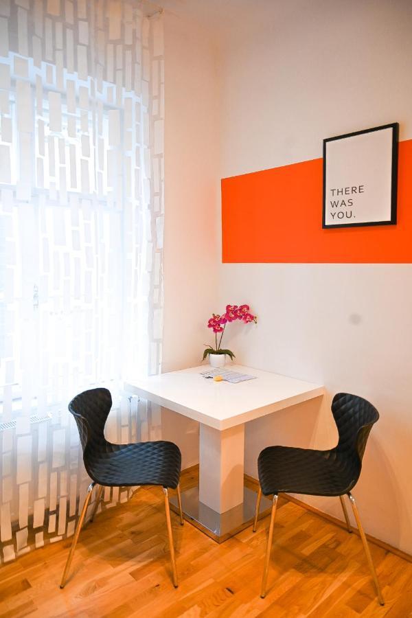Backpacker Apartment Hofburg Wenen Buitenkant foto